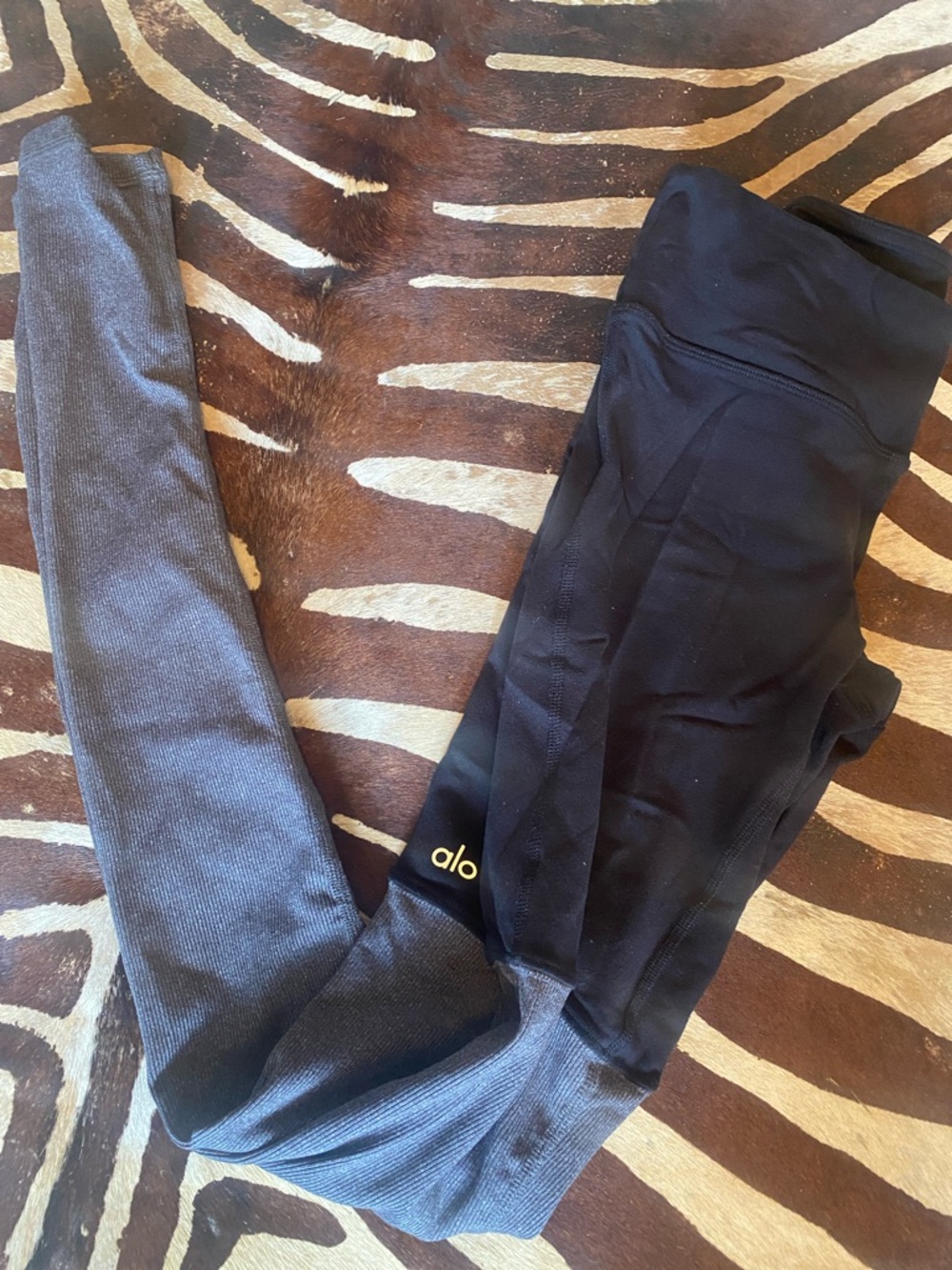 ALO Yoga goddess barre Two-Tone Black and Gray Leggings